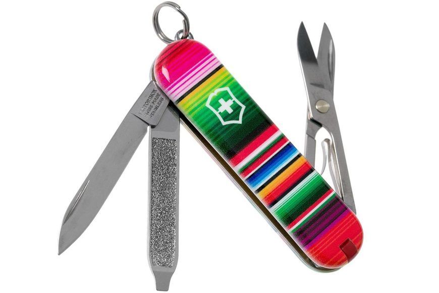 Нож Victorinox Сlassic Mexican Zarape 0.6223.L2101 4008390 фото