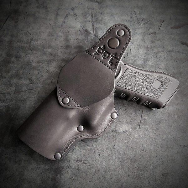 Кобура поясна ARMA для GLOCK 17 з натуральної шкіри КОРИЧНЕВА (з Тризубом) Pellame-102 фото