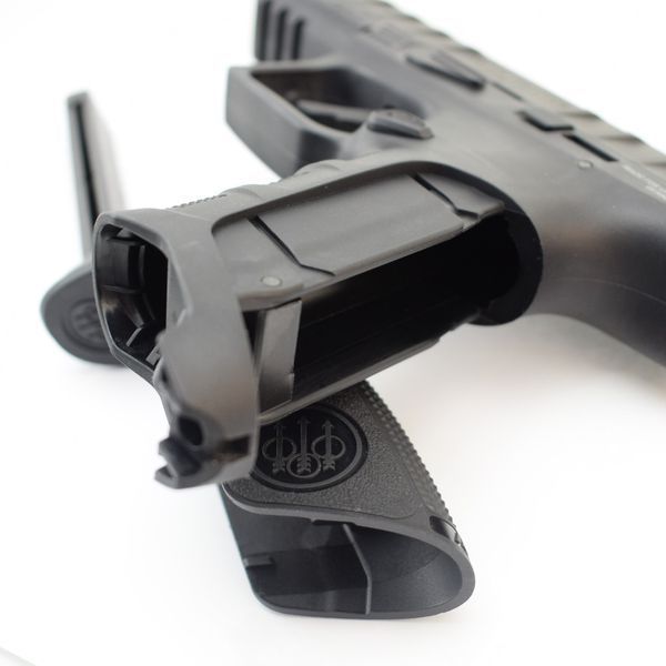 Пневматичний пістолет UMAREX Beretta APX, 4,5 мм ВВ, 120м/с, металевий затвор c блоу-бек 5.8327 фото